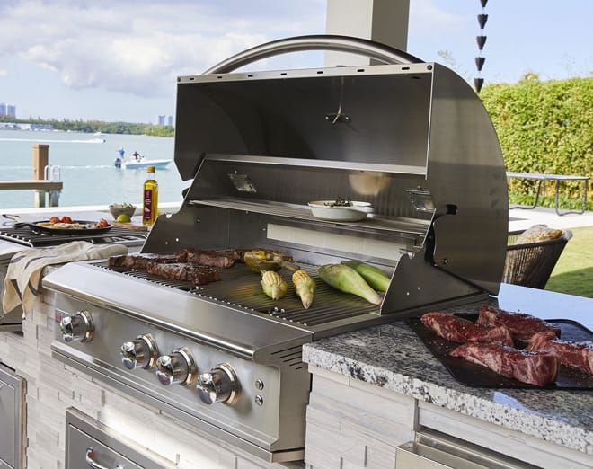 Outdoor grill